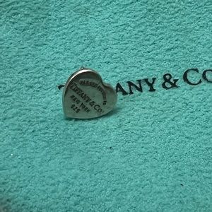 Tiffany mini heart earring stud